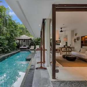 5* Resort Bisma Eight